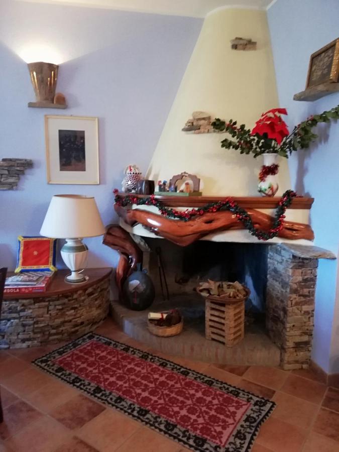 Agrifoglio Con Giardino Aritzo
